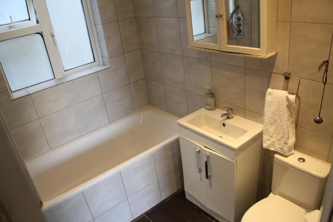 Beautiful Double Bedroom Edgware ภายนอก รูปภาพ
