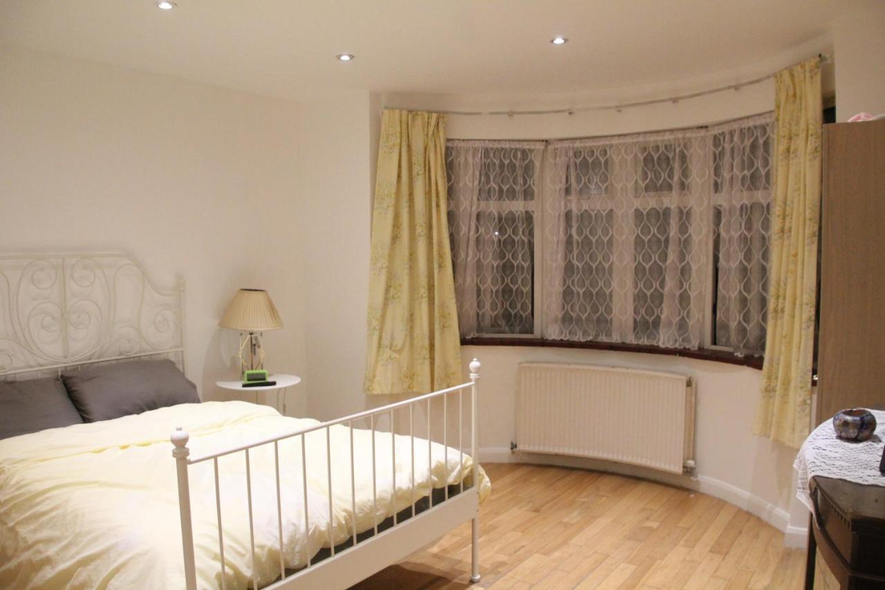 Beautiful Double Bedroom Edgware ภายนอก รูปภาพ